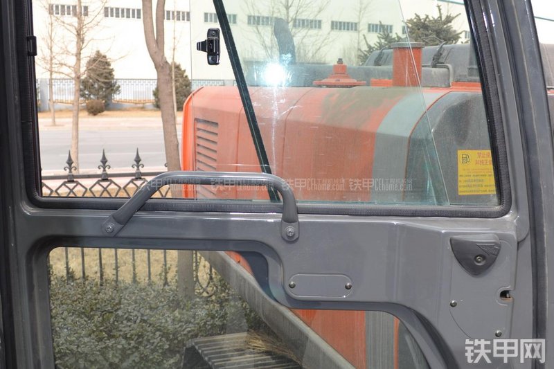 日立ZX330—3挖掘机局部