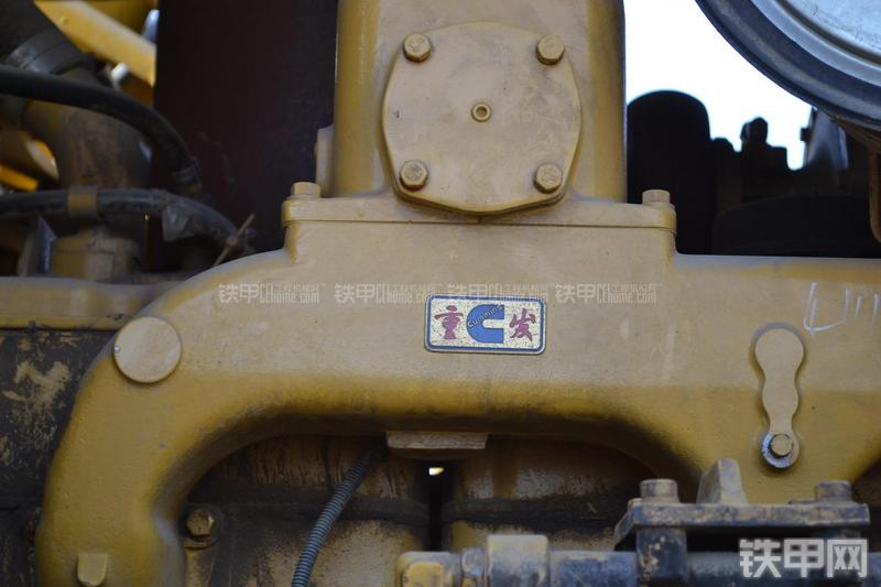 山推SD22标准型推土机局部