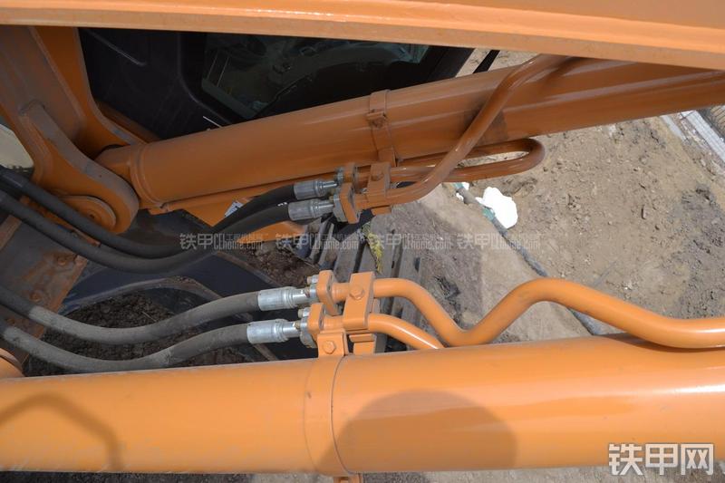 凯斯CX360B挖掘机局部