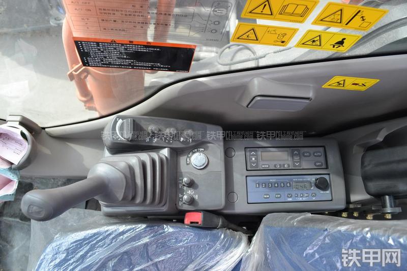 日立ZX330—3挖掘机局部