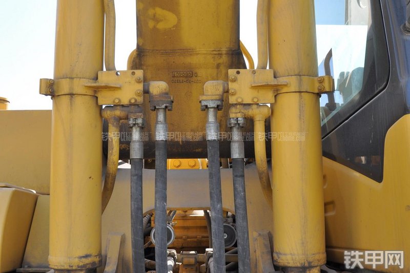 小松PC300CSE-7大土方挖掘机局部