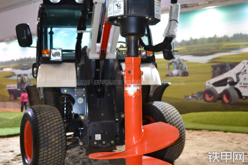 山猫5600多功能工具车整机外观