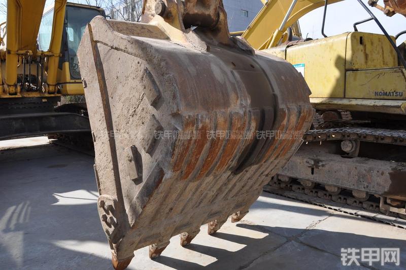 小松PC400-8挖掘机局部