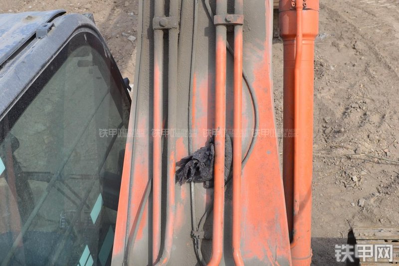 日立ZX250H-3挖掘机局部