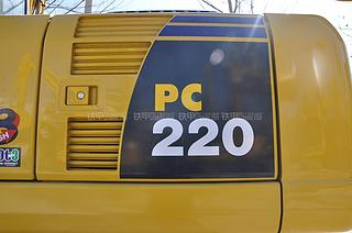 小松PC220-8挖掘机局部