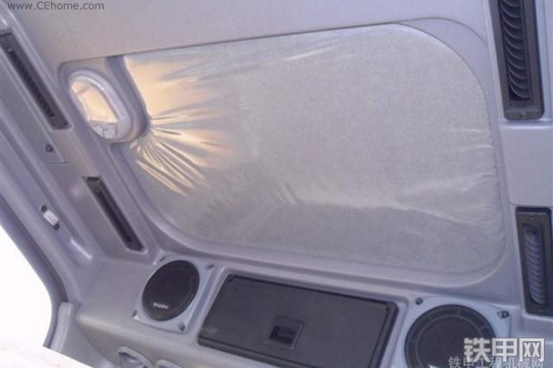 沃尔沃EC240B-Prime挖掘机局部