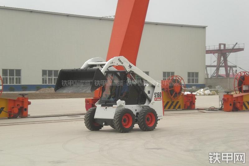 山猫S160滑移装载机其他