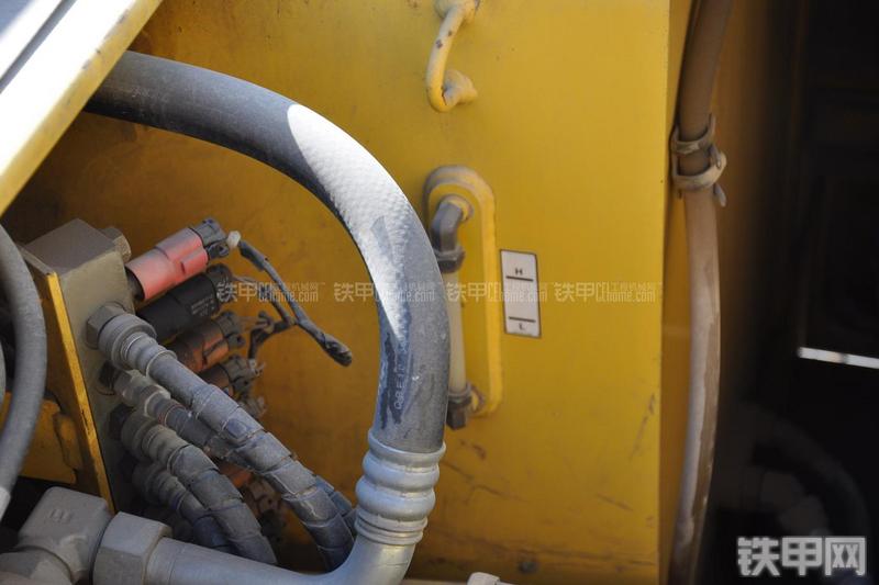 小松PC300CSE-7大土方挖掘机局部