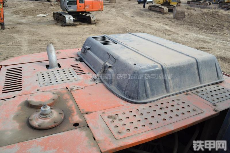 日立ZX240-3进口挖掘机局部