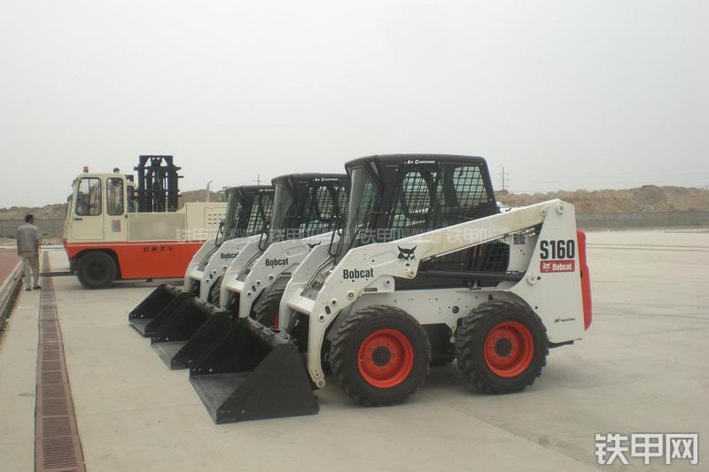 山猫S160滑移装载机其他