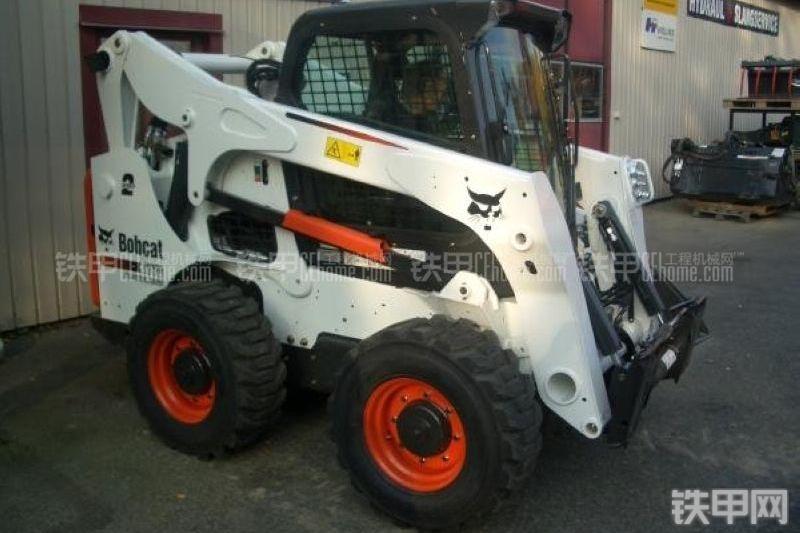 山猫A770四轮转向滑移装载机整机外观