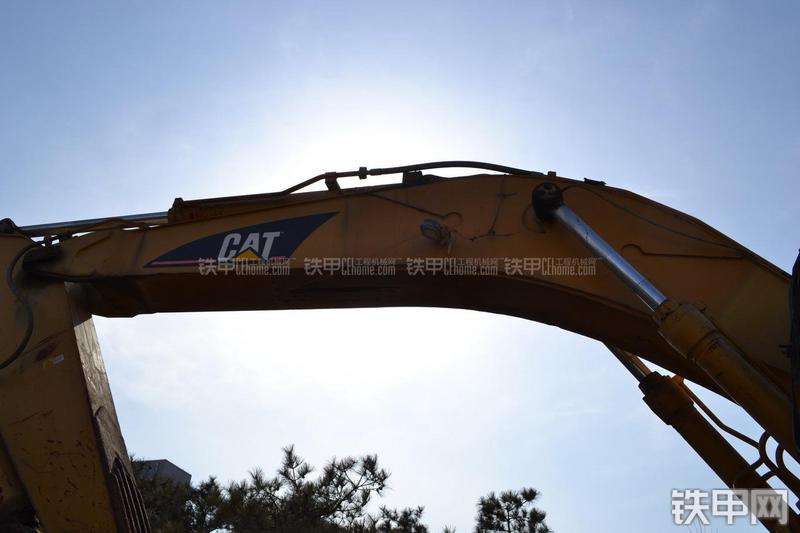 卡特彼勒330C挖掘机局部
