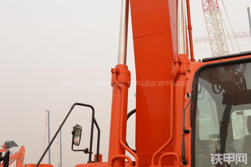 迪万伦DX345LC挖掘机局部