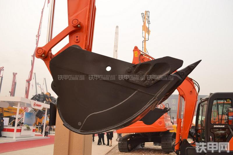 迪万伦DX150LC挖掘机局部