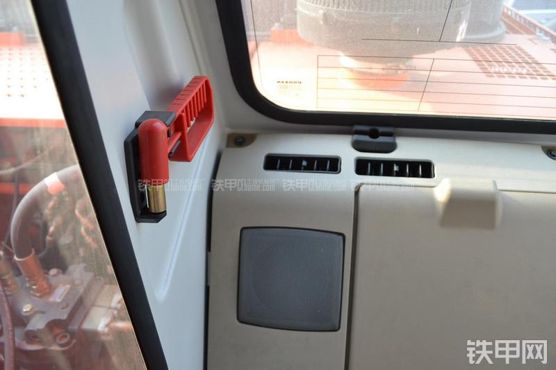 迪万伦DH215-9挖掘机局部