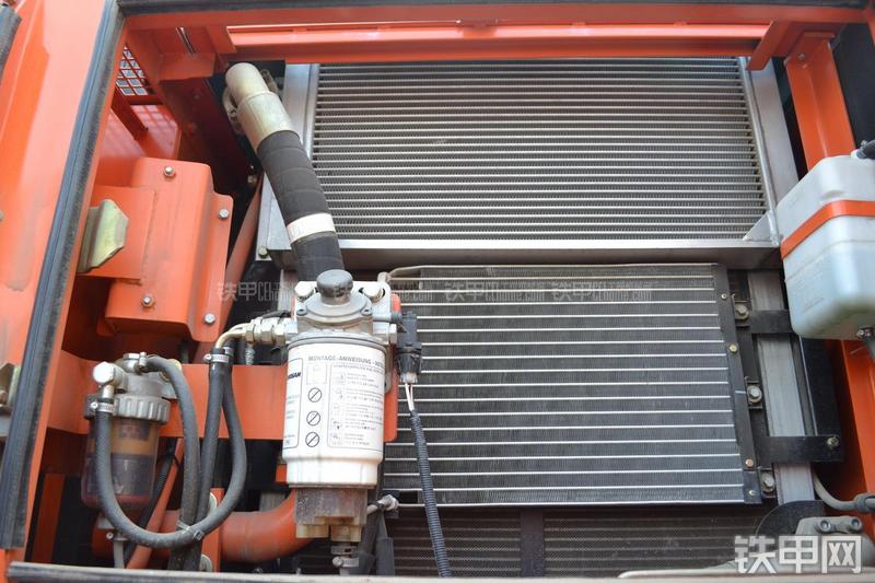 迪万伦DH215-9挖掘机局部