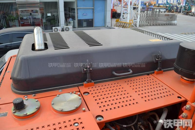 迪万伦DH215-9挖掘机局部