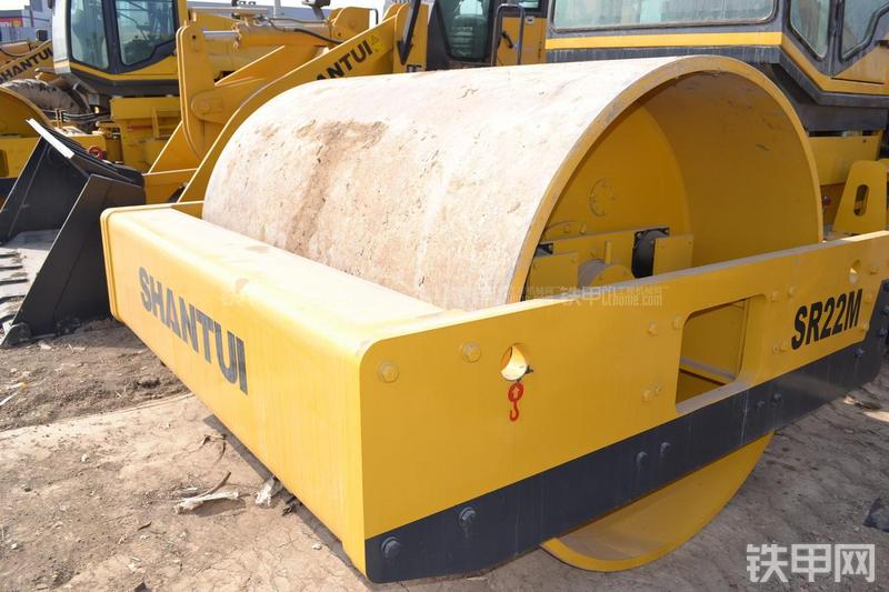 山推SR22M压路机局部