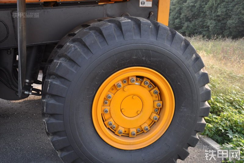 三一重工SRT33非公路自卸车局部