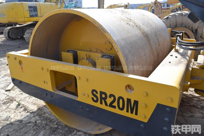 山推SR20M压路机局部