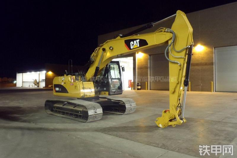 卡特彼勒320DLRR挖掘机整机外观