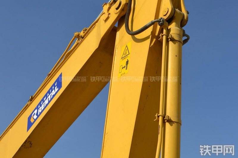 小松PC200-8N1挖掘机局部