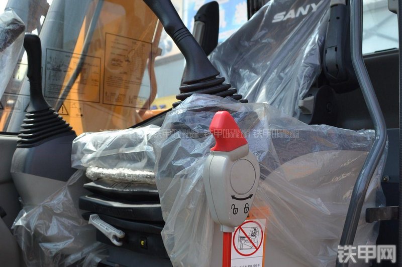 三一重工SY135C-8挖掘机局部