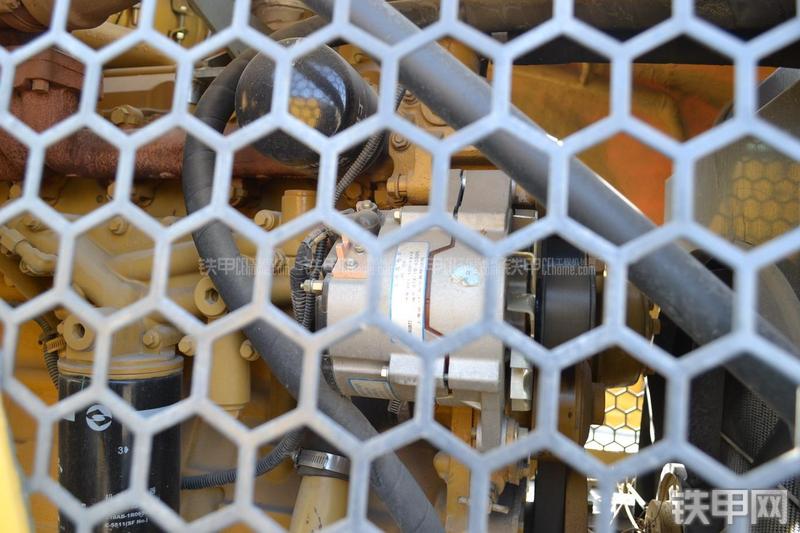 山推SR22M压路机局部