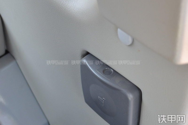 三一重工SY135C-8挖掘机局部