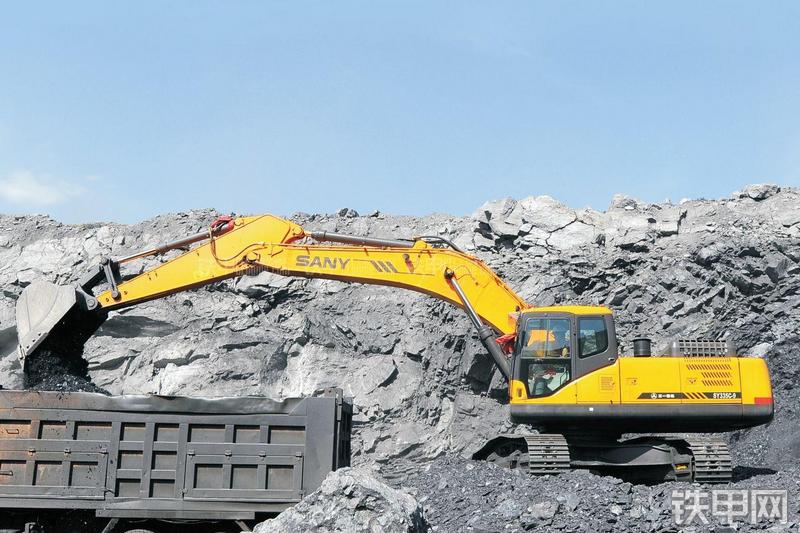 三一重工SY335C-9挖掘机整机外观