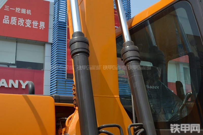 三一重工SY135C-8挖掘机局部
