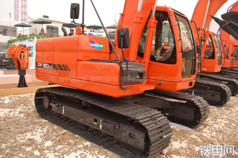 迪万伦DX150LC挖掘机整机外观