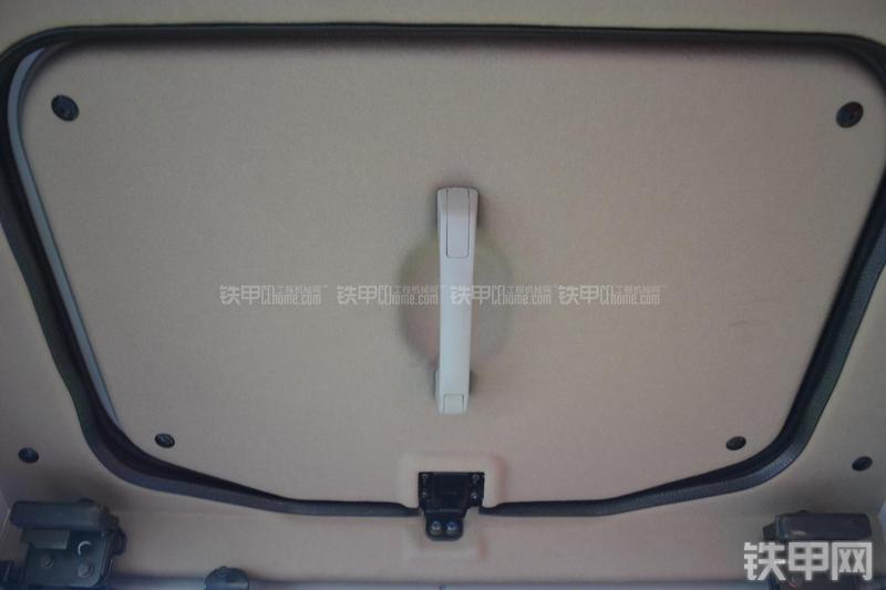 迪万伦DH215-9挖掘机局部