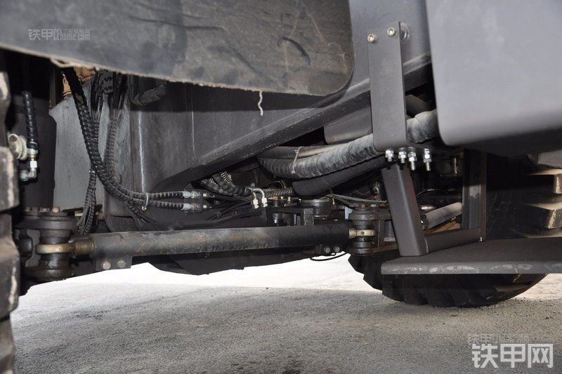 三一重工SRT33非公路自卸车局部