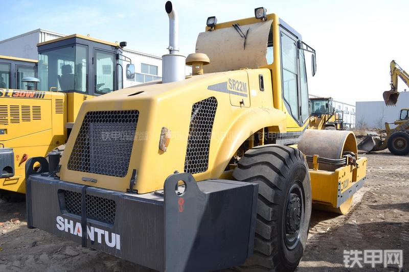 山推SR22M压路机整机外观