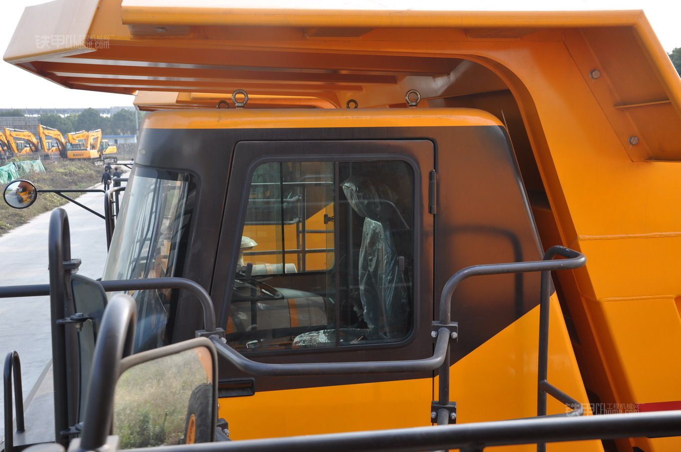 三一重工srt33非公路自卸车