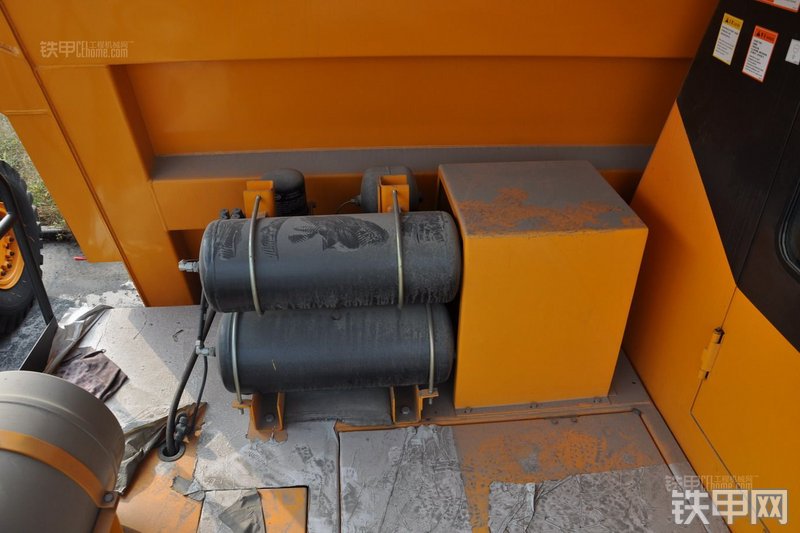 三一重工SRT33非公路自卸车局部