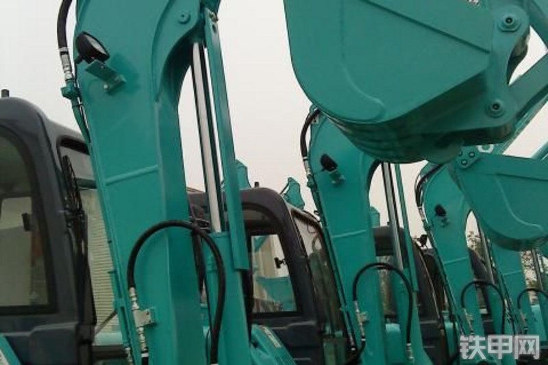 神钢SK60-C挖掘机整机外观