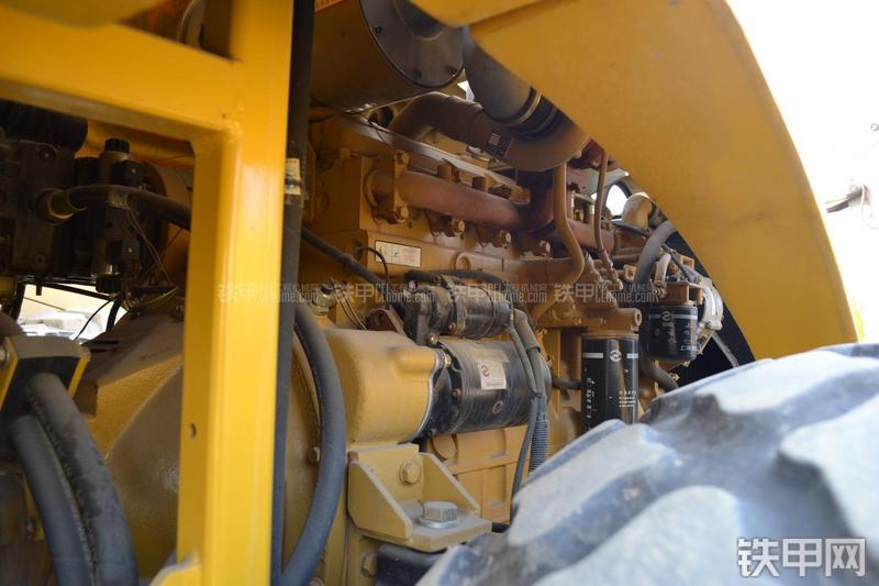 山推SR20M压路机局部