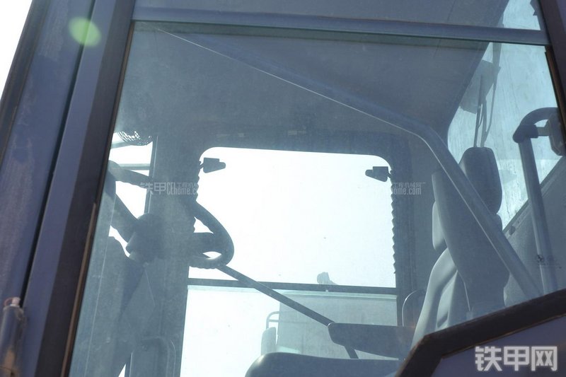 山推SR20M压路机局部