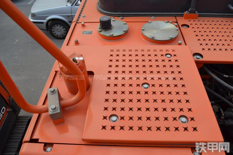 迪万伦DH215-9挖掘机局部