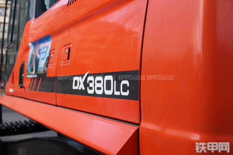 迪万伦DX380LC挖掘机局部
