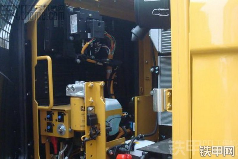 卡特彼勒313D挖掘机局部