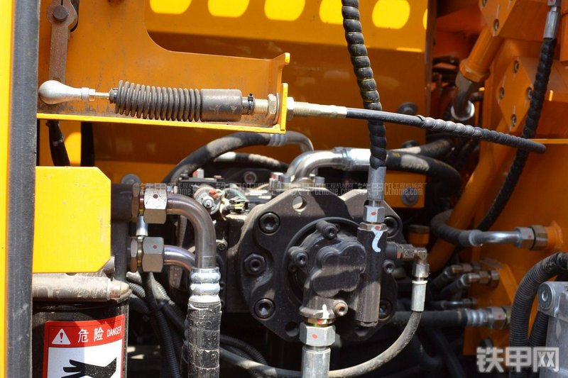 三一重工SY135C-8挖掘机局部