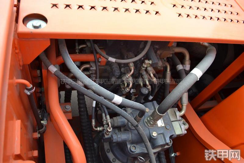 迪万伦DH215-9挖掘机局部