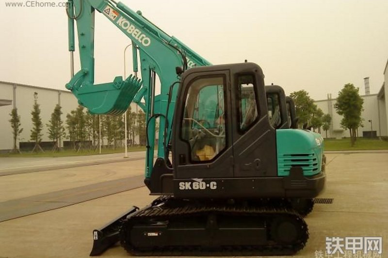 神钢SK60-C挖掘机整机外观