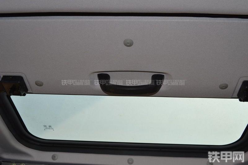 三一重工SY135C-8挖掘机局部