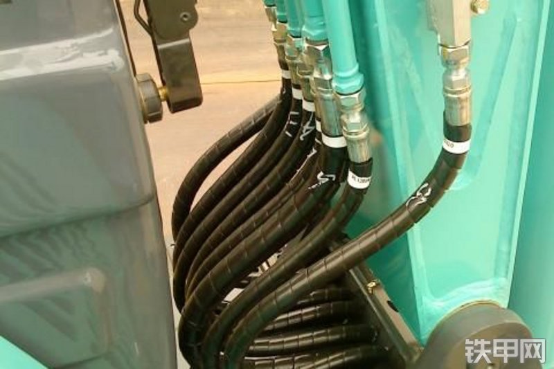 神钢SK60-C挖掘机局部