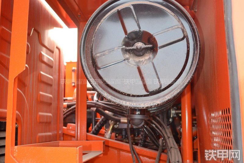 迪万伦DH220LC-9E挖掘机局部