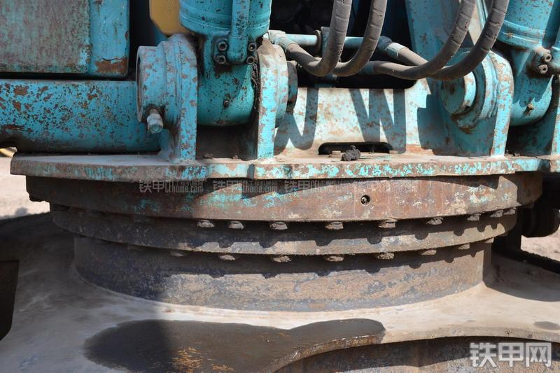 神钢SK250LC挖掘机局部